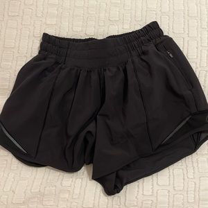 Lululemon Hotty Hot Low-Rise Lined Short, size 2. Only worn a few times.